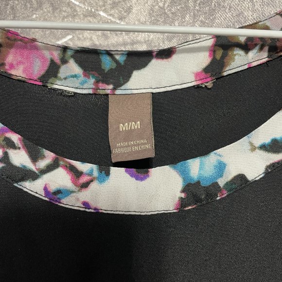 Black Sleeveless High-Neck Satin-y Dress Shirt w/ Abstract Floral Pattern Sz M - Picture 2 of 5